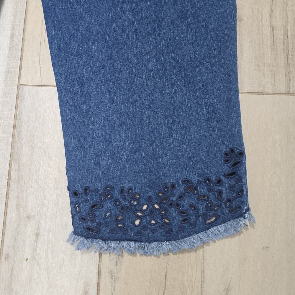 Intro Straight Leg Tulip Eyelet Embroidered Frayed Hem Pull-On Ankle Pants 24W - Picture 7 of 11